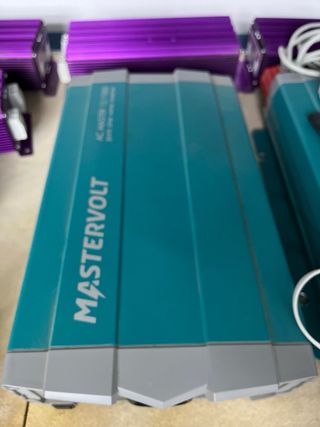 Inversor Mastervolt AC Master 12V 1500W 230V