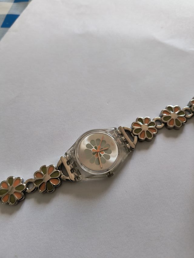 Reloj Swatch Acero Flores 23mm