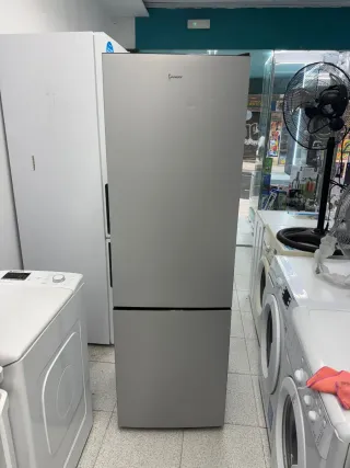 Nevera Candy gris 179,m con garantía 
