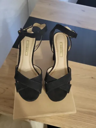 Zapatos de tacón negros con plataforma