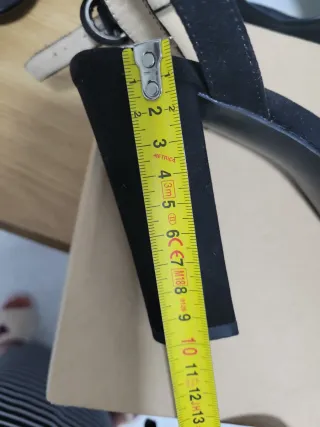 Zapatos de tacón negros con plataforma