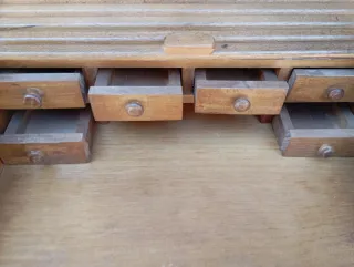 Espositore in legno, tabacco e sigari