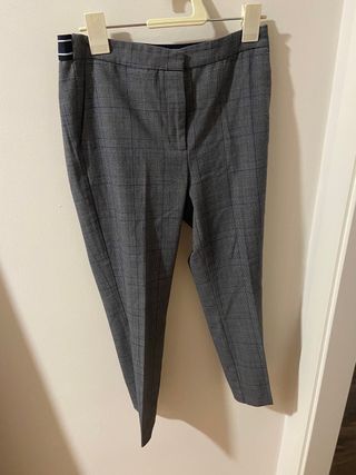 Pantalón de cuadros gris