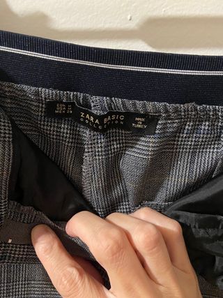 Pantalón de cuadros gris