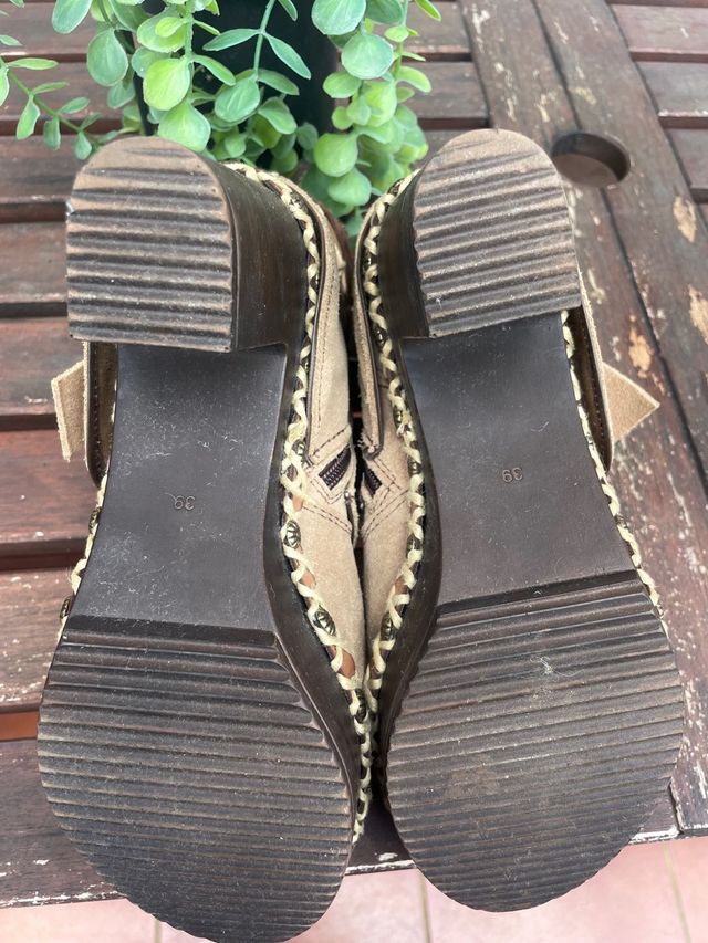 Botas ante beige talla 39