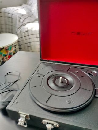 Tocadiscos USB/Bluetooth Nevir Negro.