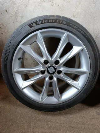 Llantas Audi con neumáticos