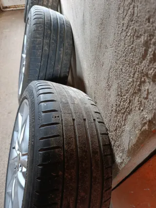 Llantas Audi con neumáticos