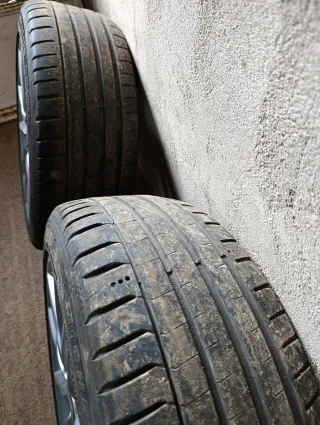 Llantas Audi con neumáticos