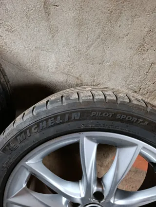 Llantas Audi con neumáticos