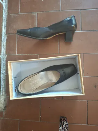 Zapatos de salón de piel NORVIL negros
