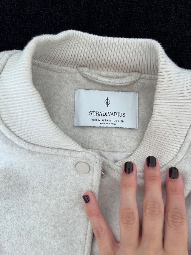 Chaqueta bomber Stradivarius beige Talla m