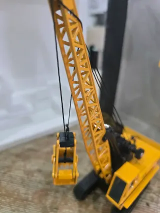 Joal Cat 225 1:50 digging crane excavator