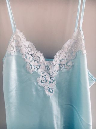 Camisón lencero corto azul y blanco