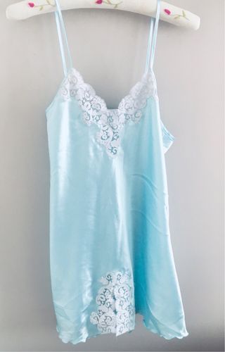 Camisón lencero corto azul y blanco