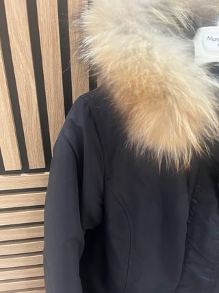 Giubbino donna nero con cappuccio