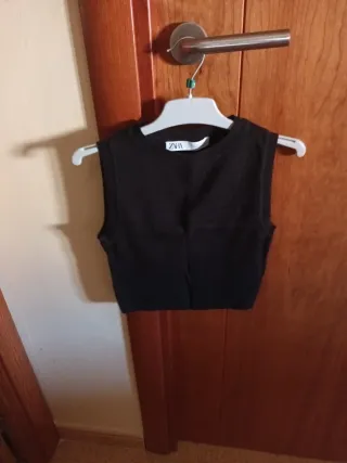 Top Zara Negro sin mangas