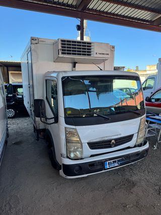 Camión frigorífico Renault  Maxity 130.35 2011