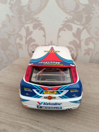 Ford Focus 1:18 Burago