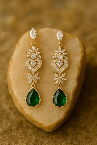 Pendientes largos oro y esmeralda