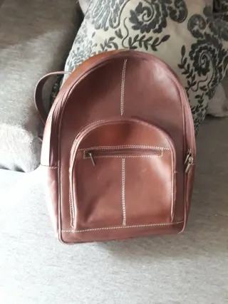Mochila de cuero marrón
