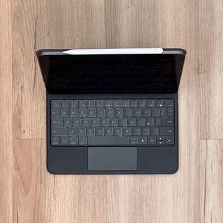 Teclado magnético iPad 11 con trackpad