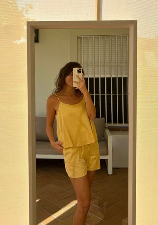 Mono corto mostaza Mango 