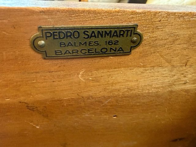 Escritorio antiguo de madera