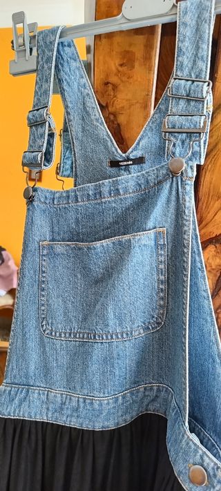 Abito Tezenis denim con balza nera salopette