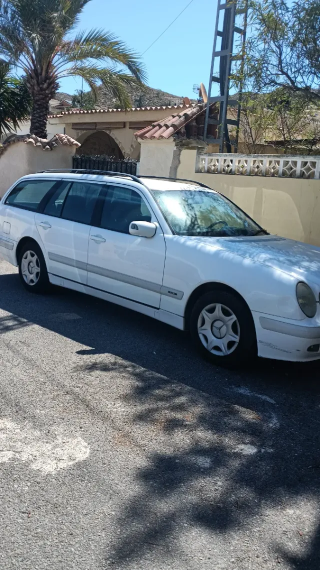 Mercedes-Benz Clase E 220 cdi
