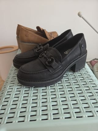 Mocasines tacón beige/marrón T.39