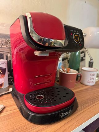 Cafetera Tassimo Bosch Roja