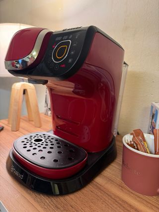 Cafetera Tassimo Bosch Roja
