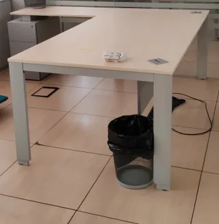 Mesa de despacho con ala y cajonera