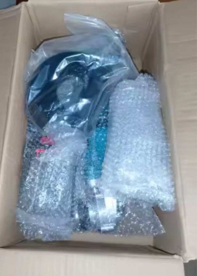 Radial a batería 21V con 2 baterías
3 velocidades 