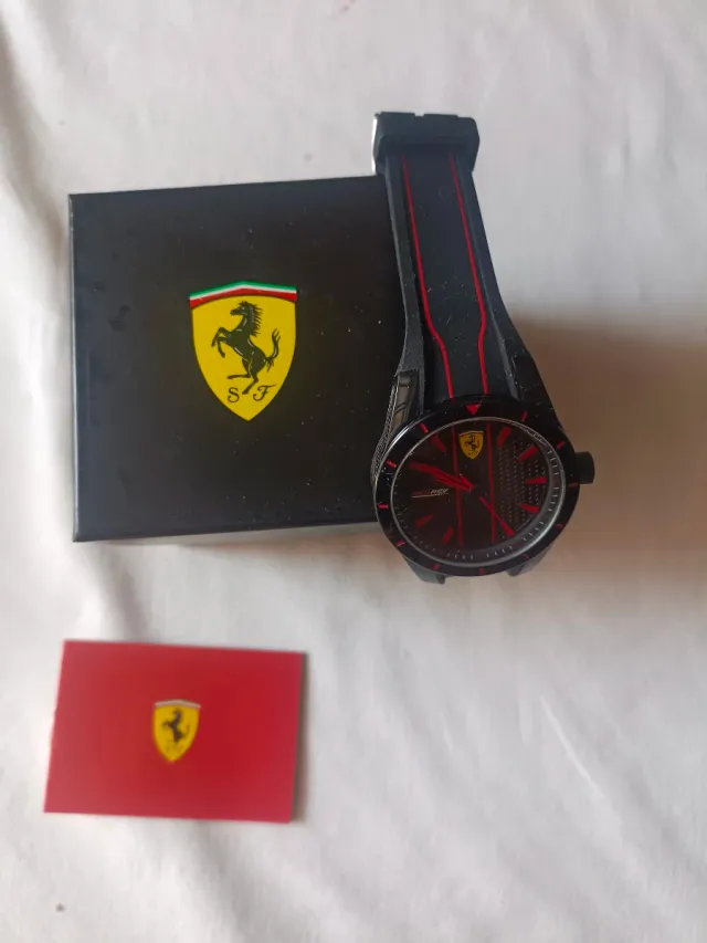 Reloj Ferrari Negro y Rojo