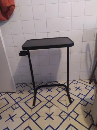 Mesa auxiliar negra plegable