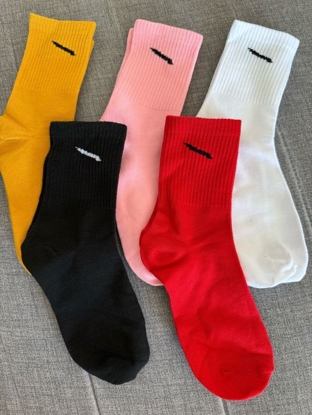 Calcetines deportivos de algodón, nuevos.