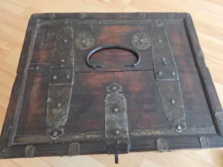 Baúl Antiguo Siglo XIX Madera y Metal