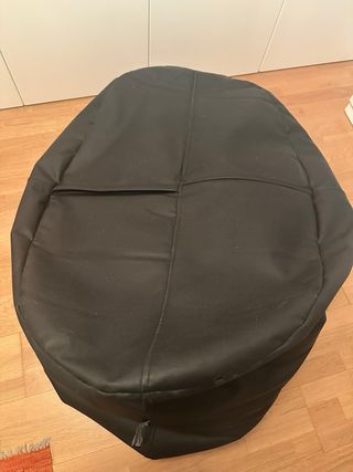 Pouf in pelle nera. Nuovo