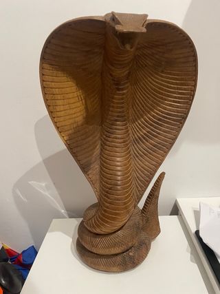 Figura de madera de cobra
