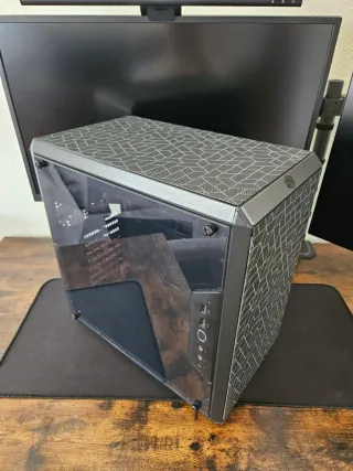 Cooler Master MasterBox Q300L + 2 ventiladores RGB