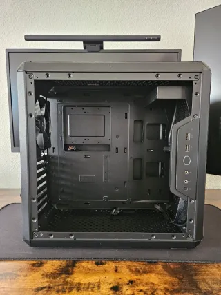 Cooler Master MasterBox Q300L + 2 ventiladores RGB