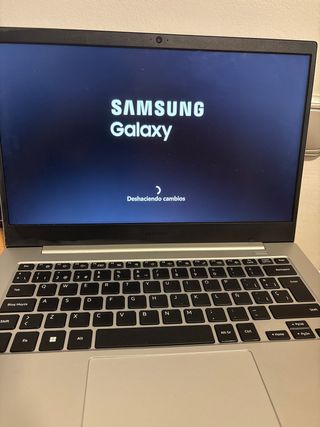 Portátil Samsung Book Go Plata