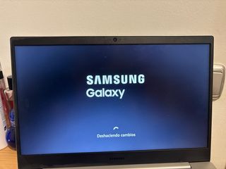 Portátil Samsung Book Go Plata