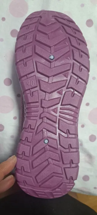 Zapatillas deportivas rosas y moradas