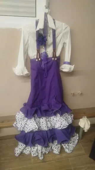 Traje Flamenca Morado y Blanco
