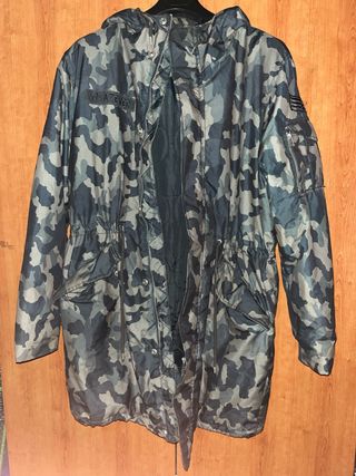 Parka Pull&Bear Camuflaje Gris Verde