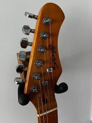 Guitarra  Stagg T490 tipo Telecaster, con Bigsby