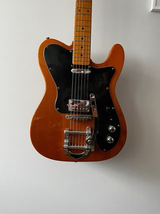Guitarra  Stagg T490 tipo Telecaster, con Bigsby